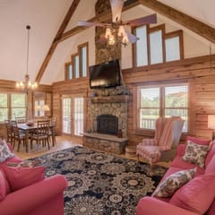 Comfortable Retreat Near Equestrian Center pets ok