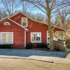 Spacious 2 bedroom in Tryon, The Haven Too