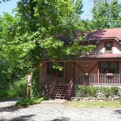 Comfortable 4-Bed Chalet Near TIEC, Pets Welcome