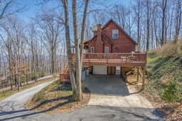 Spacious Mountain Retreat: 4BR + Game Room - Image 5
