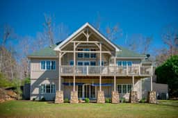 Mountain Dream: 3 Bed, Sauna, & Stunning Views - Image 4