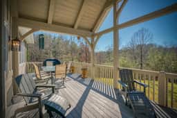 Mountain Dream: 3 Bed, Sauna, & Stunning Views - Image 2