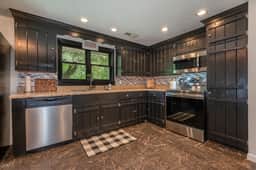 Country View Oasis with Fireplace and Firepit - Image 4