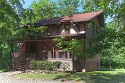 Comfortable 4-Bed Chalet Near TIEC, Pets Welcome - Image 3