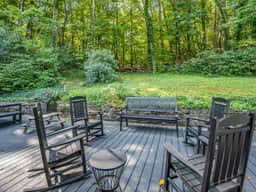 Countryside Retreat: 3BR with Pond Views - Image 5