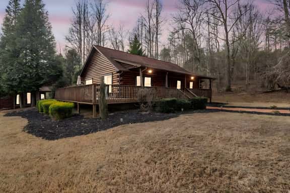 Ridge View Cabin with Fireplace Pet Friendly- - Image 1