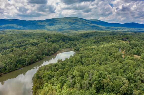 Charming 3BR Cabin on Lake Adger w/ Fireplace - Image 5