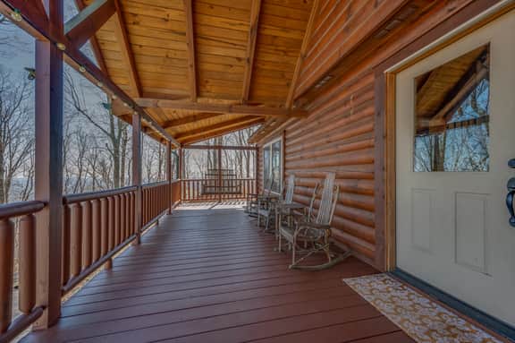 Spacious Mountain Retreat: 4BR + Game Room - Image 4