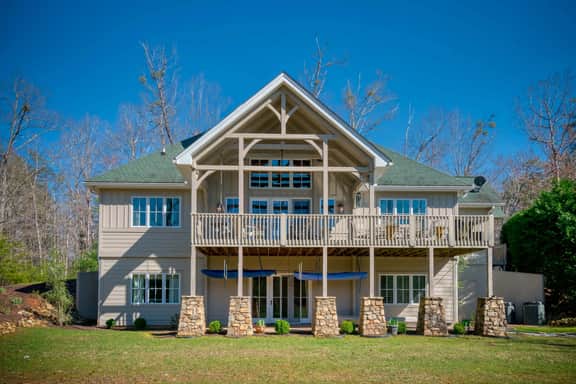 Mountain Dream: 3 Bed, Sauna, & Stunning Views - Image 4