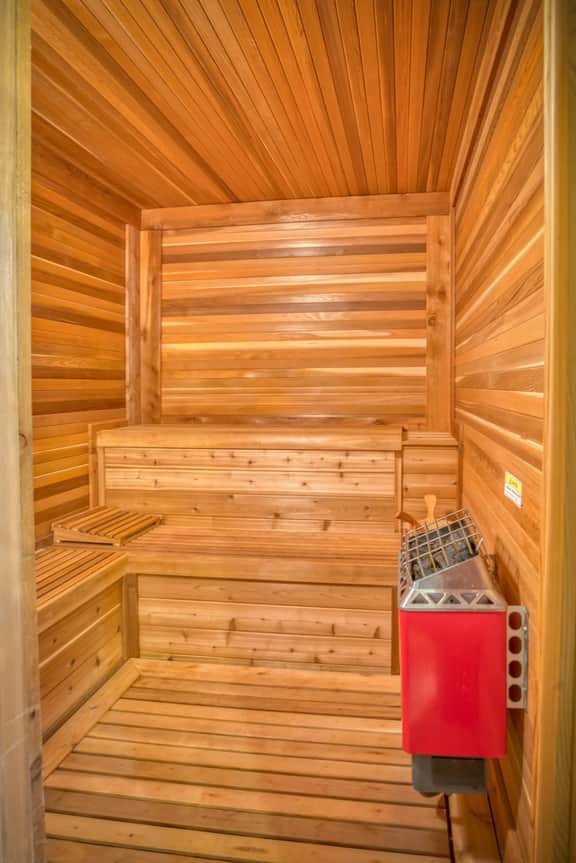 Mountain Dream: 3 Bed, Sauna, & Stunning Views - Image 5