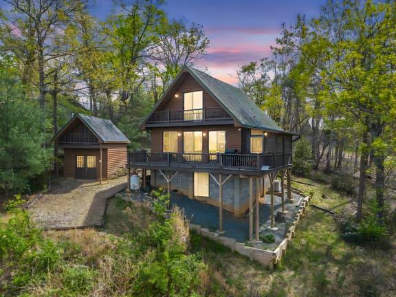 Tranquil Cozy Saluda Cabin Views, Pets, Adventure - Image 1