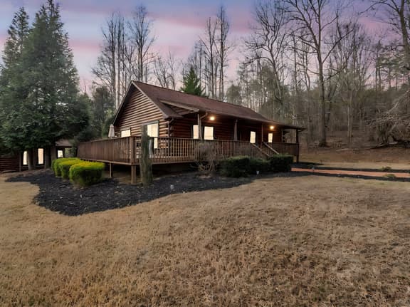 Ridge View Cabin with Fireplace Pet Friendly- - Image 1
