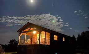 Moore Road Cabin 2 Pet Friendly - Image 1