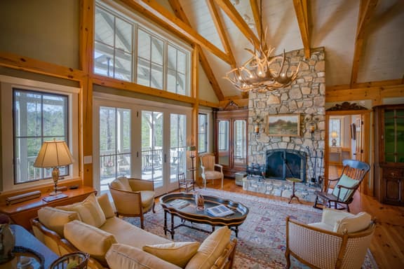 Mountain Dream: 3 Bed, Sauna, & Stunning Views - Image 1