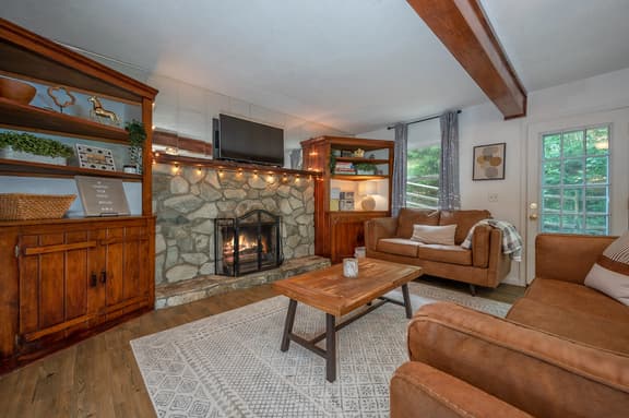 Country View Oasis with Fireplace and Firepit - Image 1