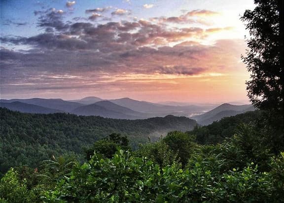 Gorgeous Mountain Views! pets welcome - Image 1